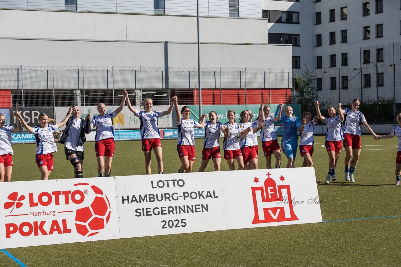 Bild 58 - wBJ Lotto Pokal Finale  Eimsbuetteler TV - Hamburger SV : Ergebnis: 0:3
